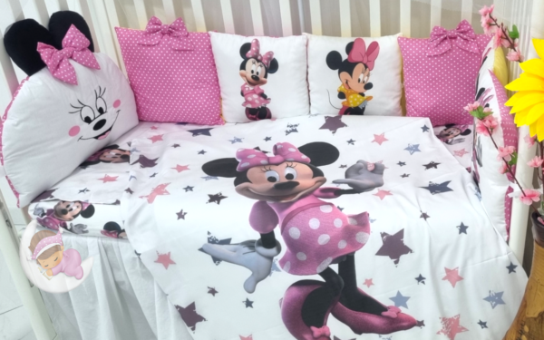 Set Paracolpi Minnie Rosa con copripiumino sfoderabile.